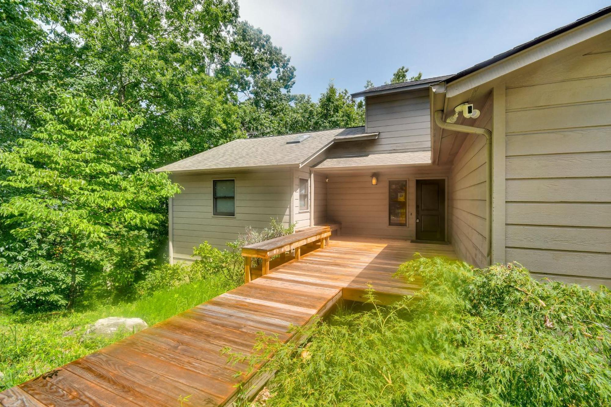 Luxe Rumbling Bald Retreat With Deck And Mountain View Villa Lake Lure Exteriör bild